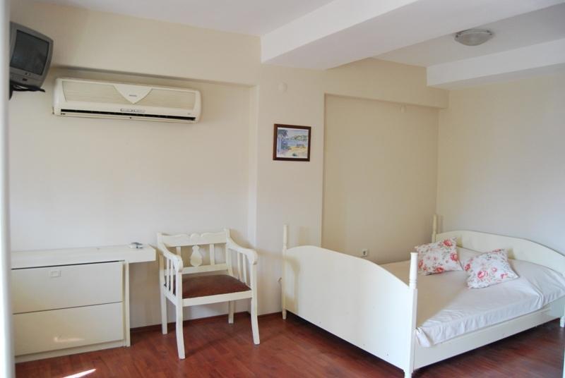 Deniz Pansiyon Esmirna Habitación foto
