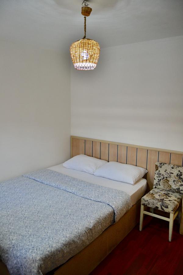 Deniz Pansiyon Esmirna Exterior foto