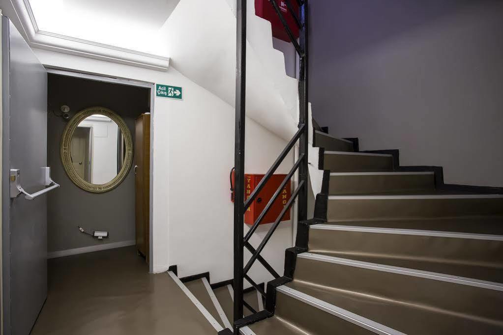 Deniz Pansiyon Esmirna Exterior foto